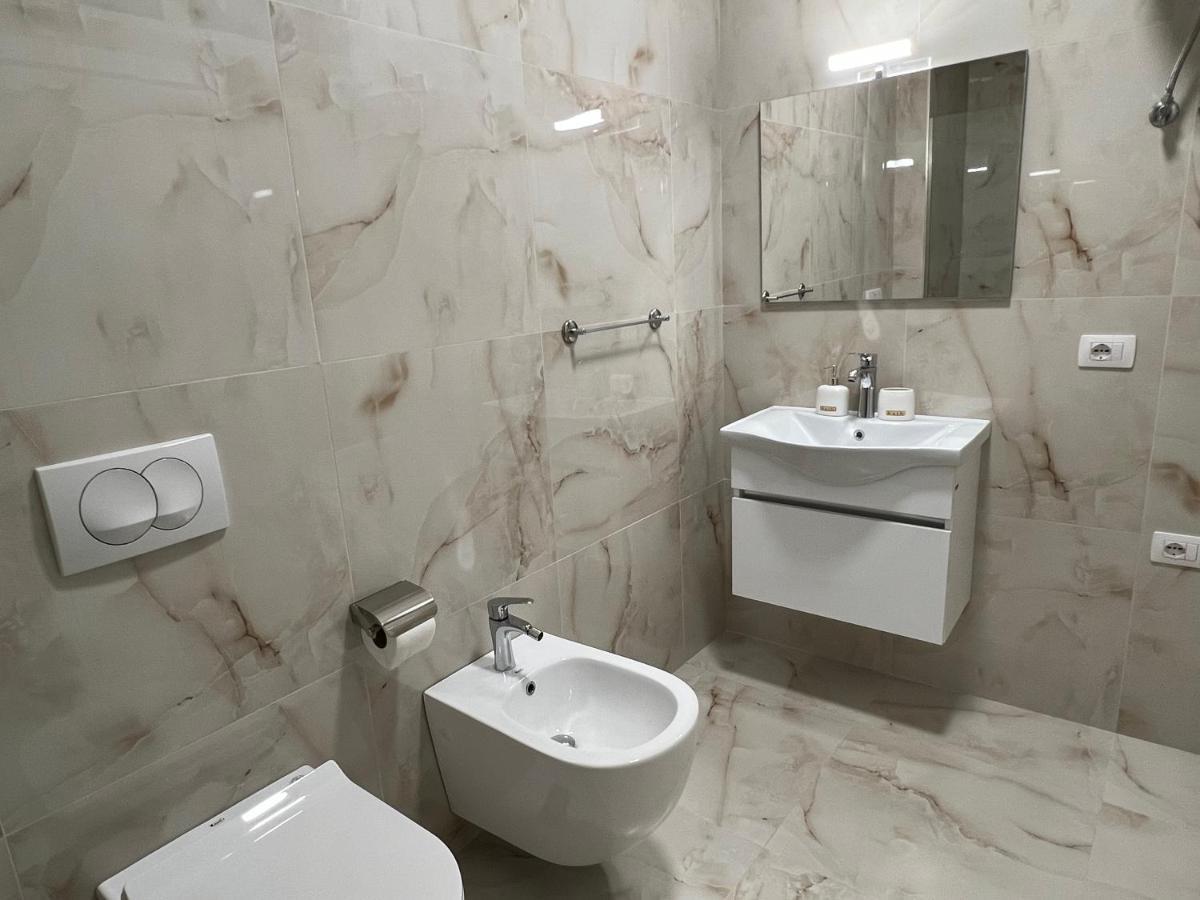 Brand New Apts Located At The City'S Main Square-100 Mbs Wifi Durrës Buitenkant foto